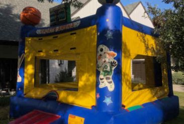 sports-arena-bounce-house-02